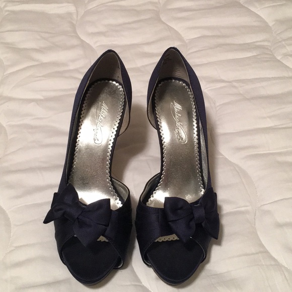 Navy blue satin heels with bow - Picture 1 of 6